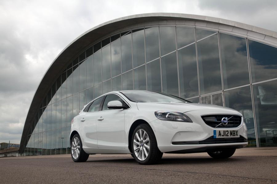  Volvo V40 2012 года  (фото 26 из 183)